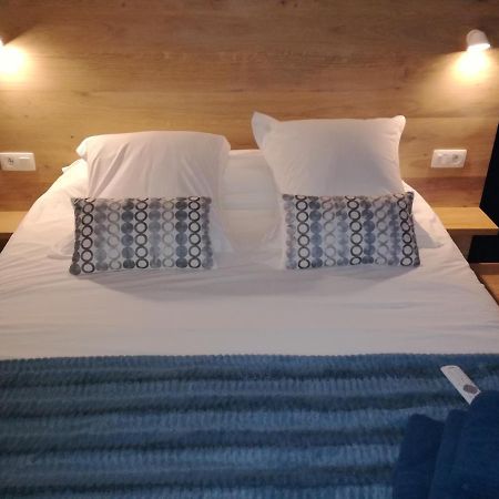 Bed and Breakfast Ferme Houard Bomal Exterior foto