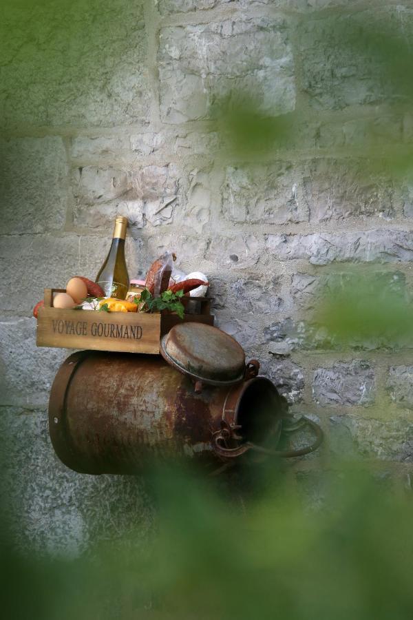 Bed and Breakfast Ferme Houard Bomal Exterior foto